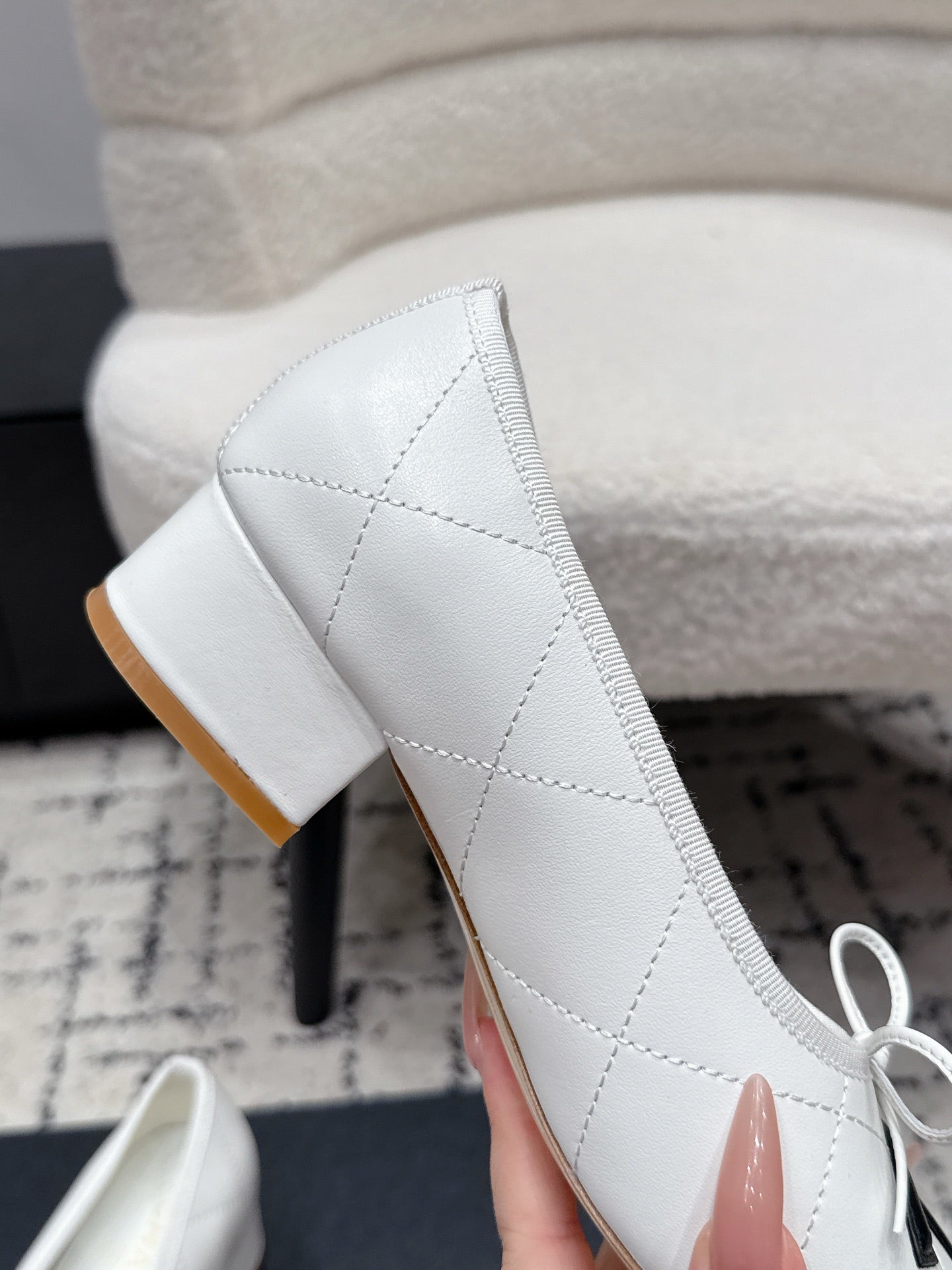 CHANEL 26S HIGH HEELS IN WHITE LAMBSKIN WITH BOW