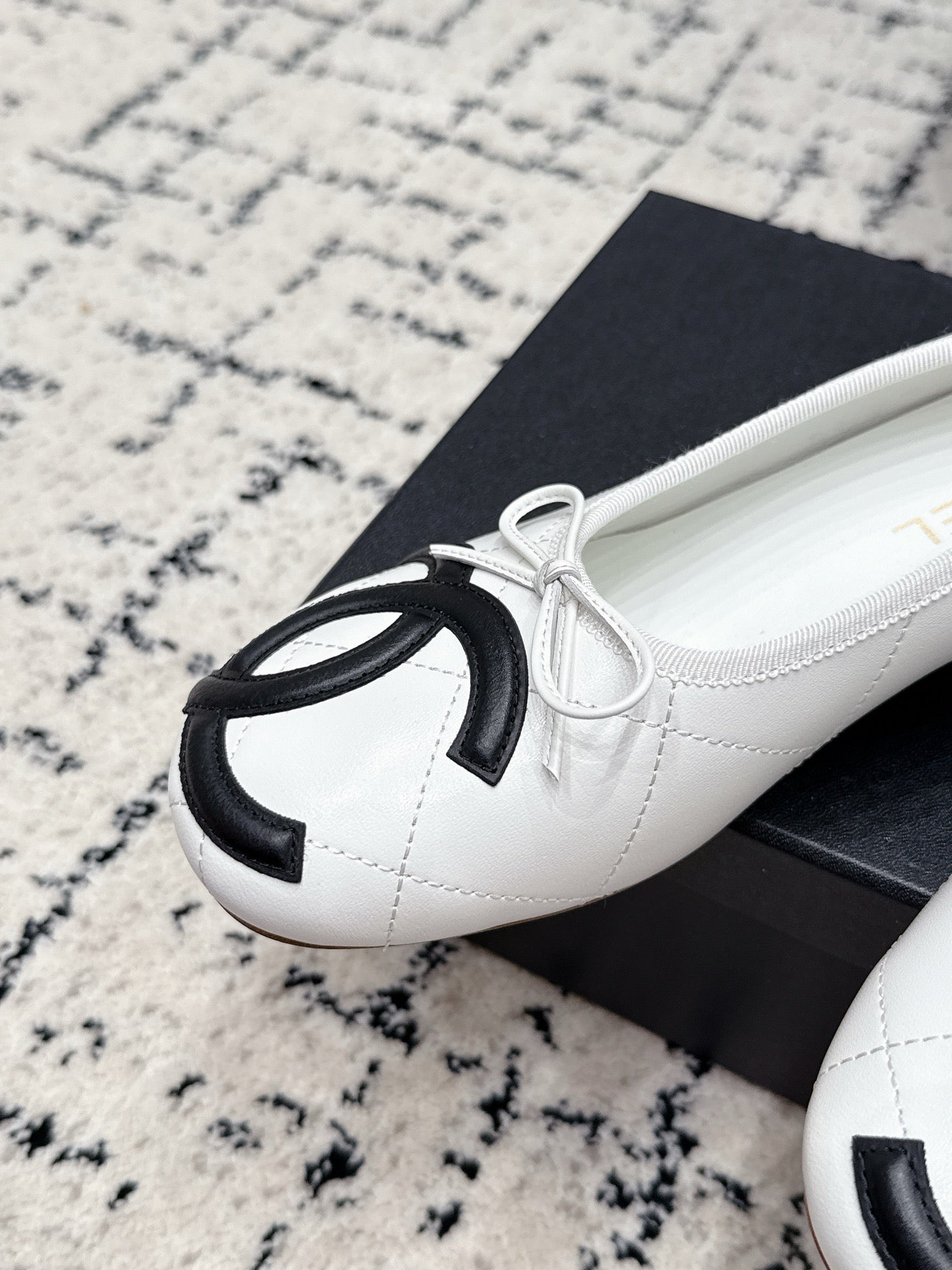 CHANEL 26S HIGH HEELS IN WHITE LAMBSKIN WITH BOW