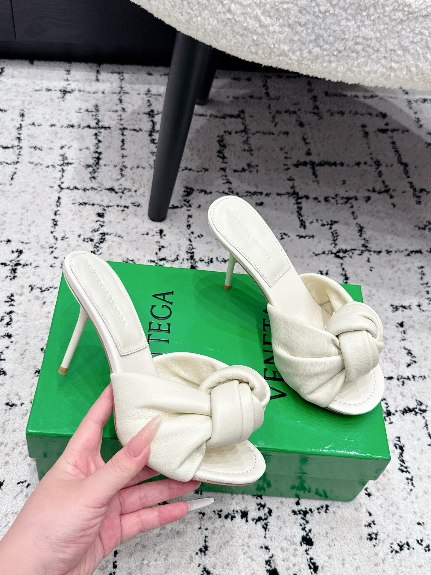 BOTTEGA VENETA 26S TWIST-STRAP HIGH-HEEL SANDALS 90 MM IN WHITE LAMBSKIN