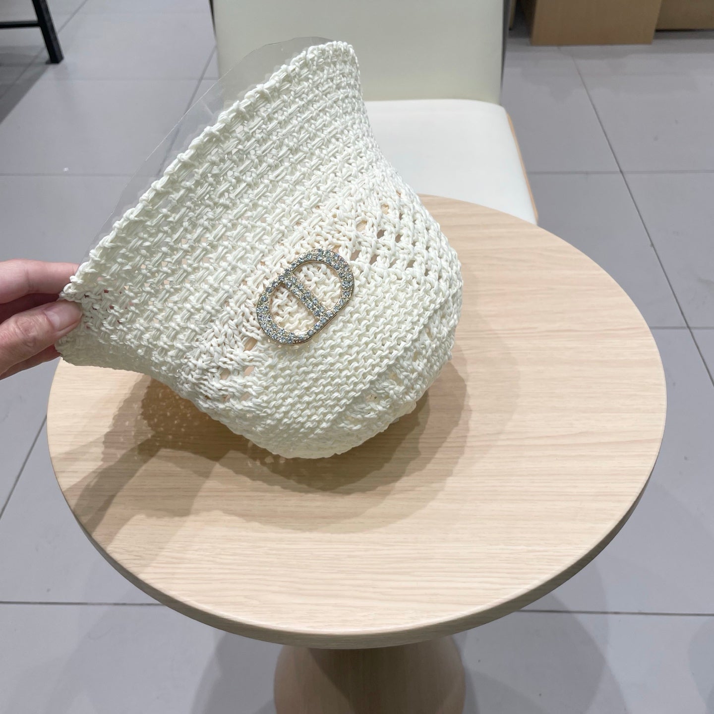 DIOR 26S DIOR STRAW BUCKET HAT STYLE 81