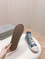 HIGH-TOP SNEAKERS IN BLUE DENIM LOGO PRINT