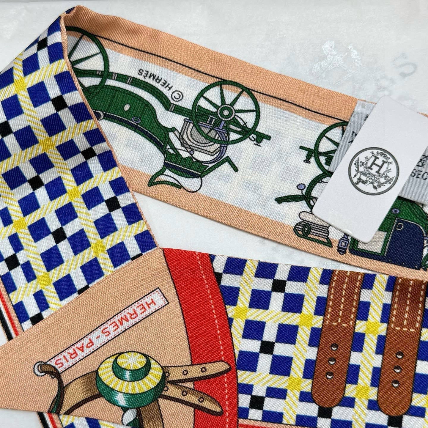 HERMES 25S SCARF 90 IN SILK 854952