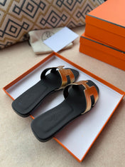 0RAN SANDALS IN LIGHT GOLD CALFSKIN