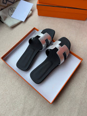 0RAN SANDALS IN SILVER CALFSKIN
