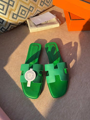 0RAN SANDALS IN SHAMROCK GREEN CALFSKIN