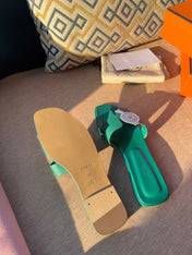 0RAN SANDALS IN PERSIAN GREEN CALFSKIN