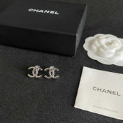 CHANEL 26S DOUBLE C LOGO CRYSTAL STUD EARRINGS IN SILVER METAL 631914