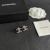 CHANEL 26S DOUBLE C LOGO CRYSTAL STUD EARRINGS IN SILVER METAL 631914