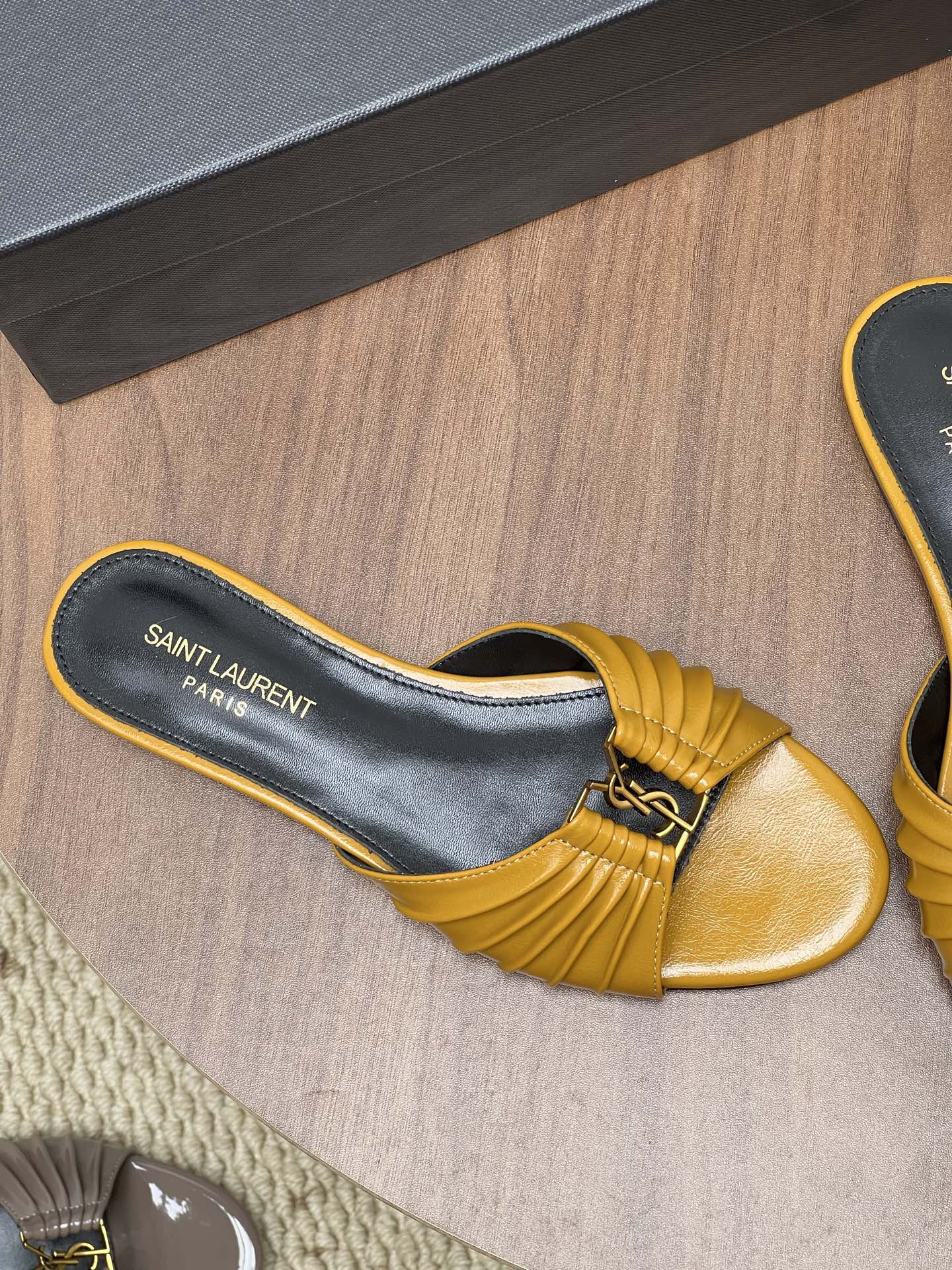 YSL 26S SLIDES IN MUSTARD YELLOW CALFSKIN