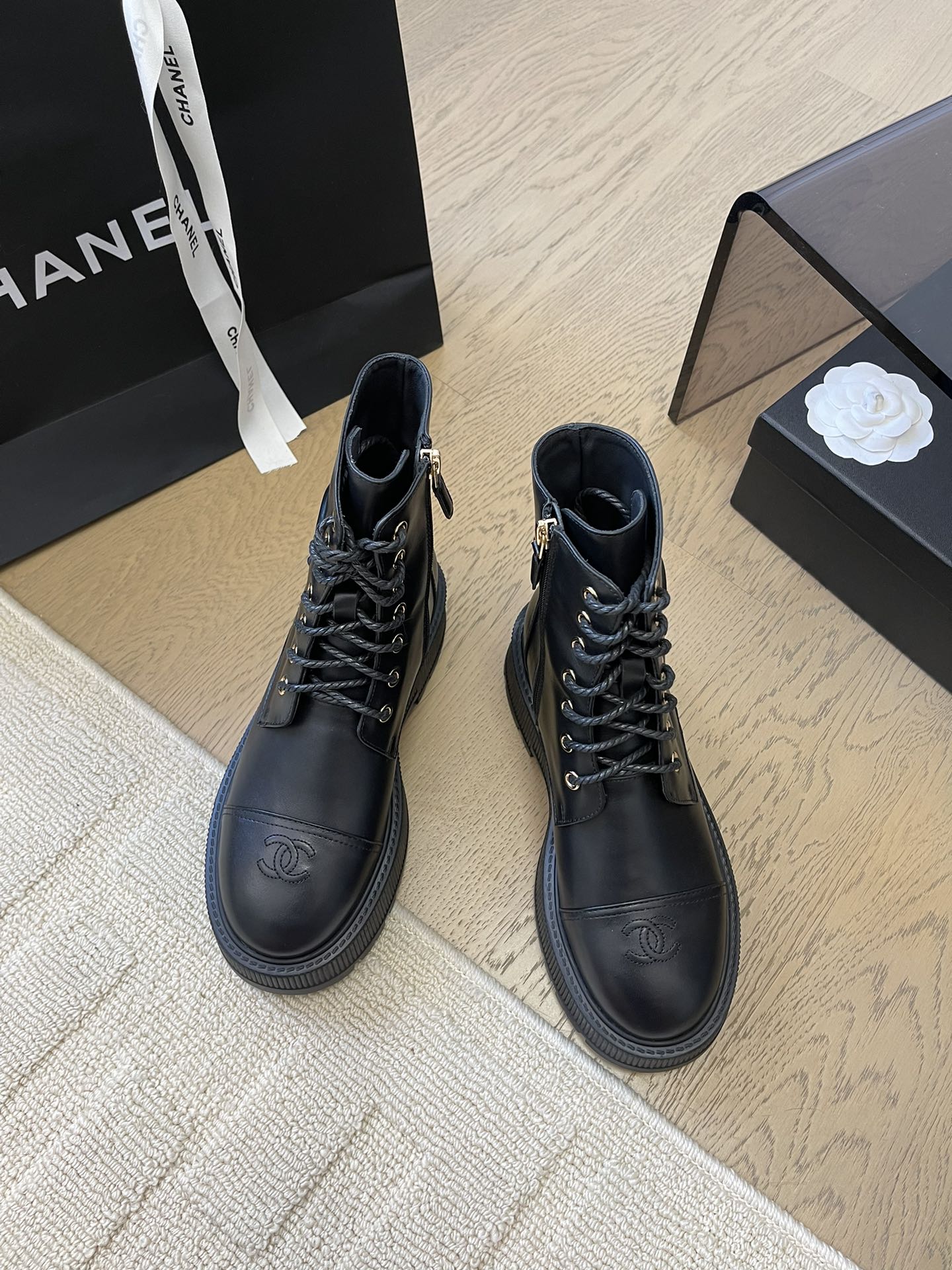 ANKLE BOOTS IN BLACK CALFSKIN 963004