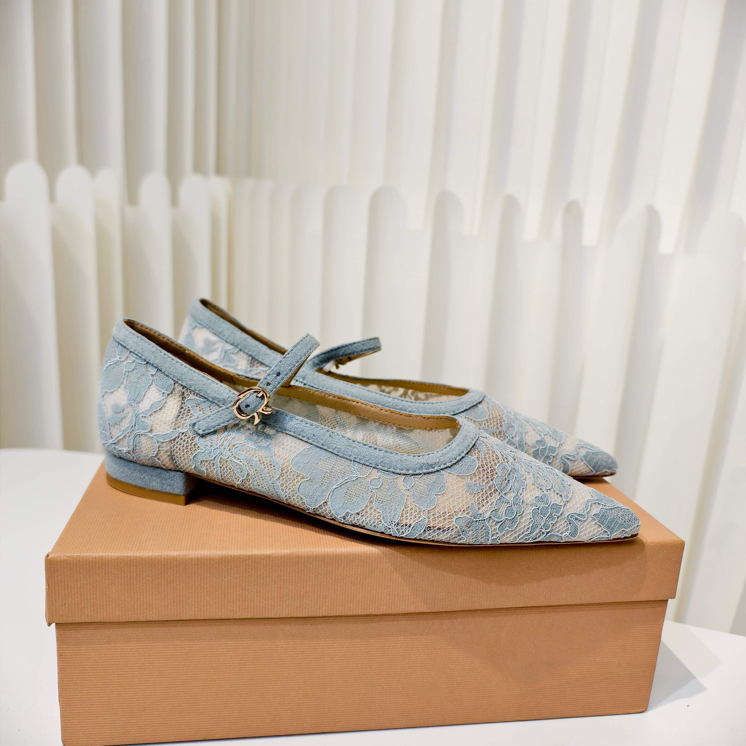 GIANVITO ROSSI 26S MARY JANE FLATS IN PASTEL BLUE LACE FABRIC