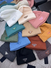BEANIE HAT IN ARMY GREEN WOOL 332395