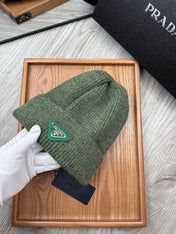 BEANIE HAT IN ARMY GREEN WOOL 332395