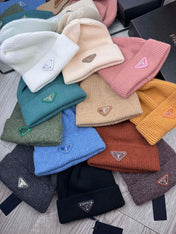 BEANIE HAT IN RED BROWN WOOL 332398