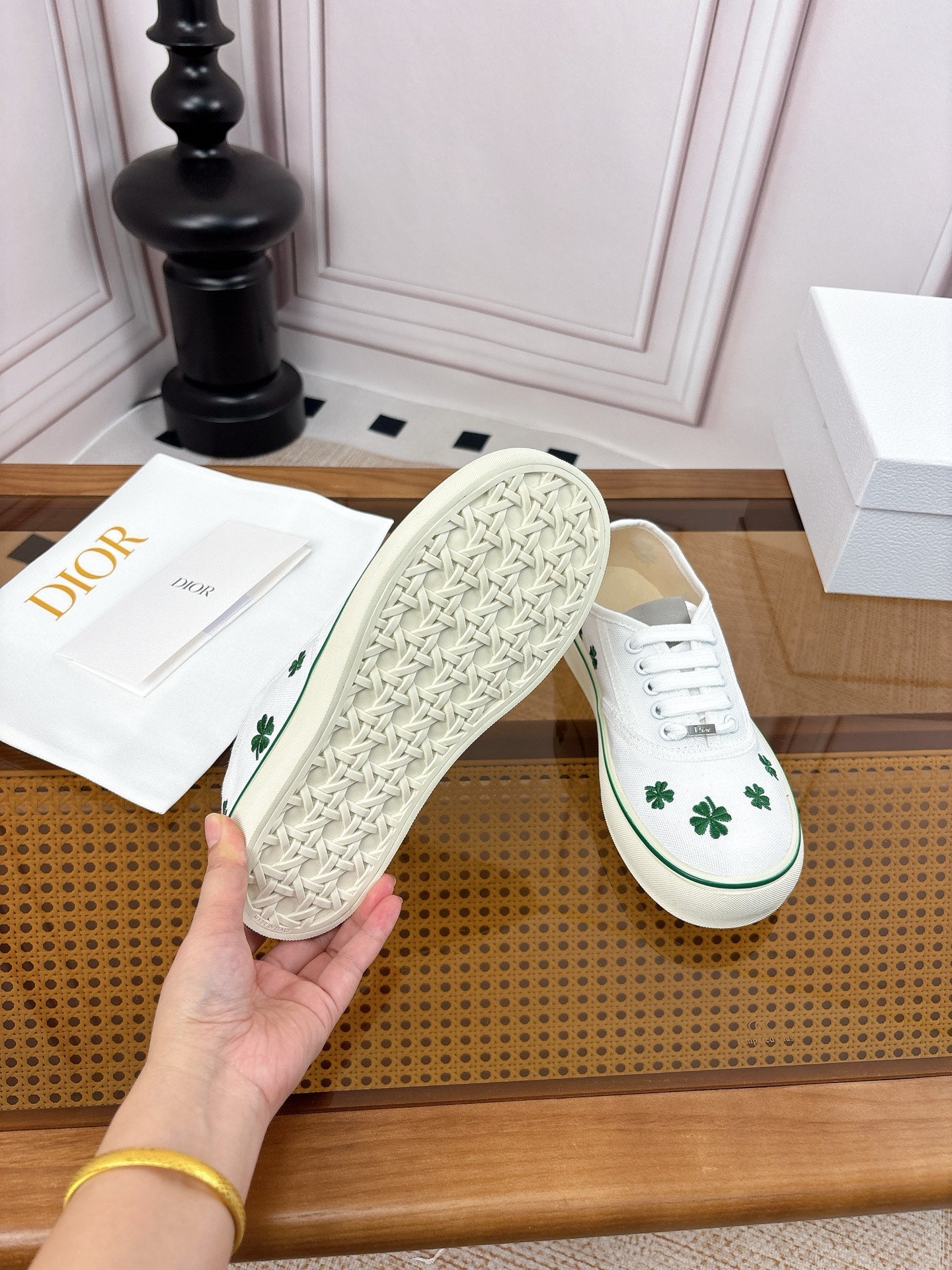 DIOR 26S LOW TOP SNEAKERS 35MM IN WHITE CANVAS WITH CLOVER EMBROIDERY