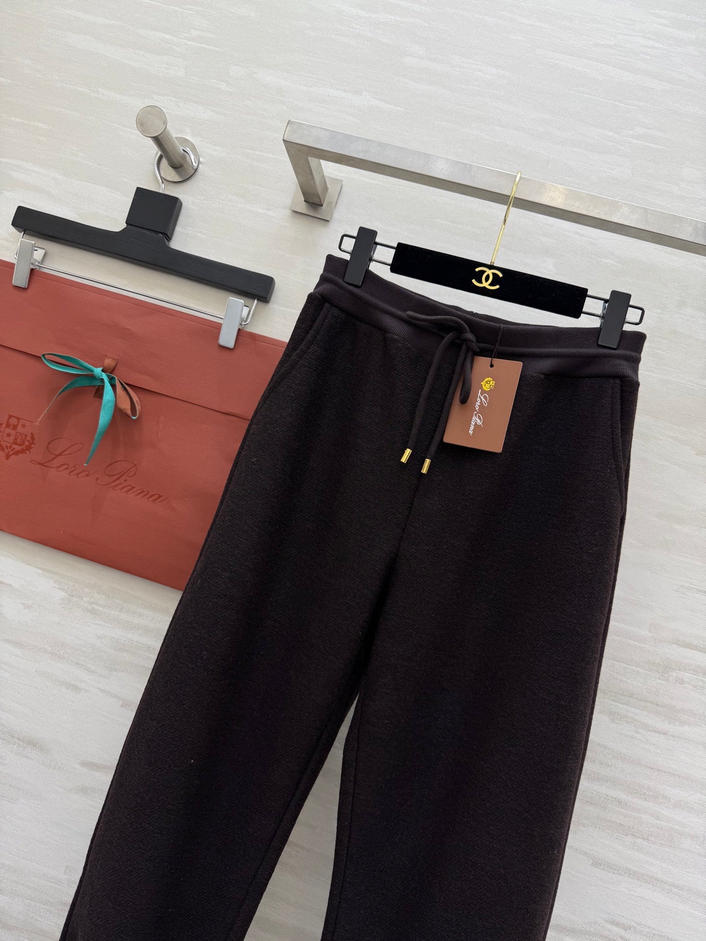 LP 26S TAPERED DRESS PANTS 572