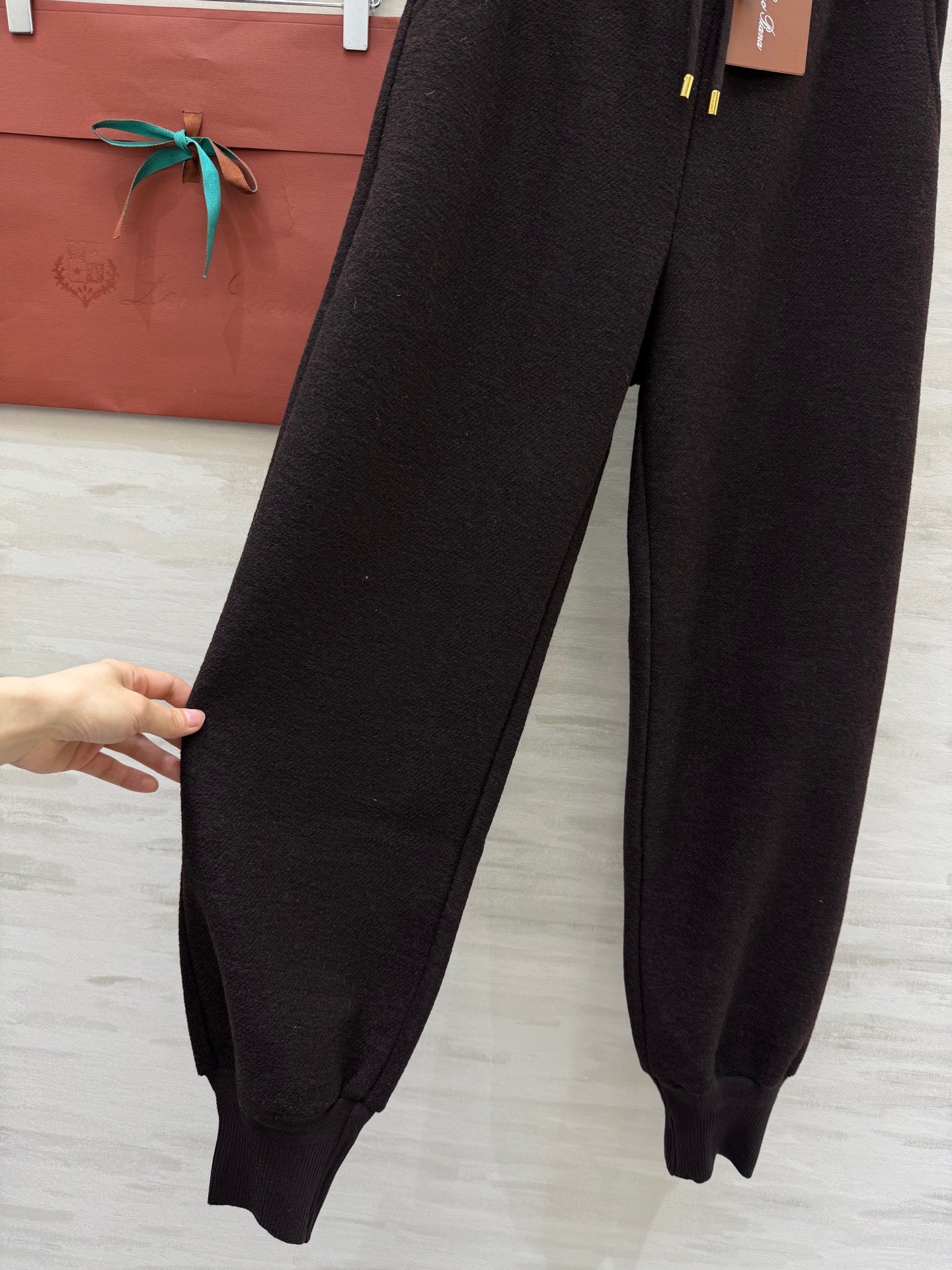 LP 26S TAPERED DRESS PANTS 572