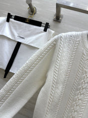 CHANEL 26S SWEATER 677
