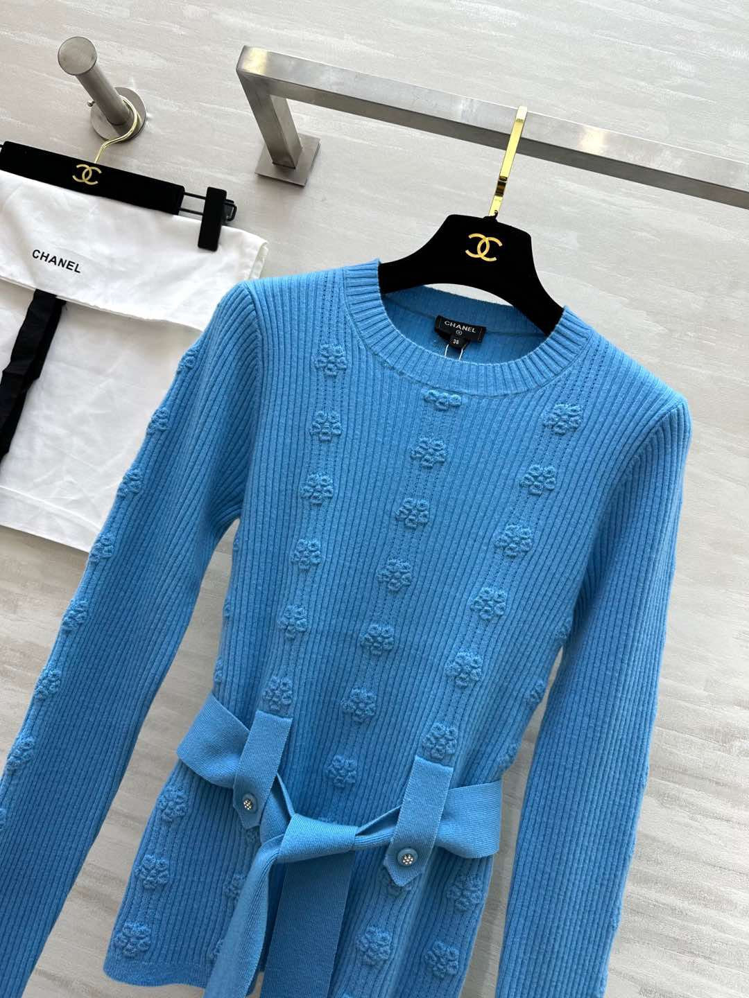 CHANEL 26S SWEATER 675
