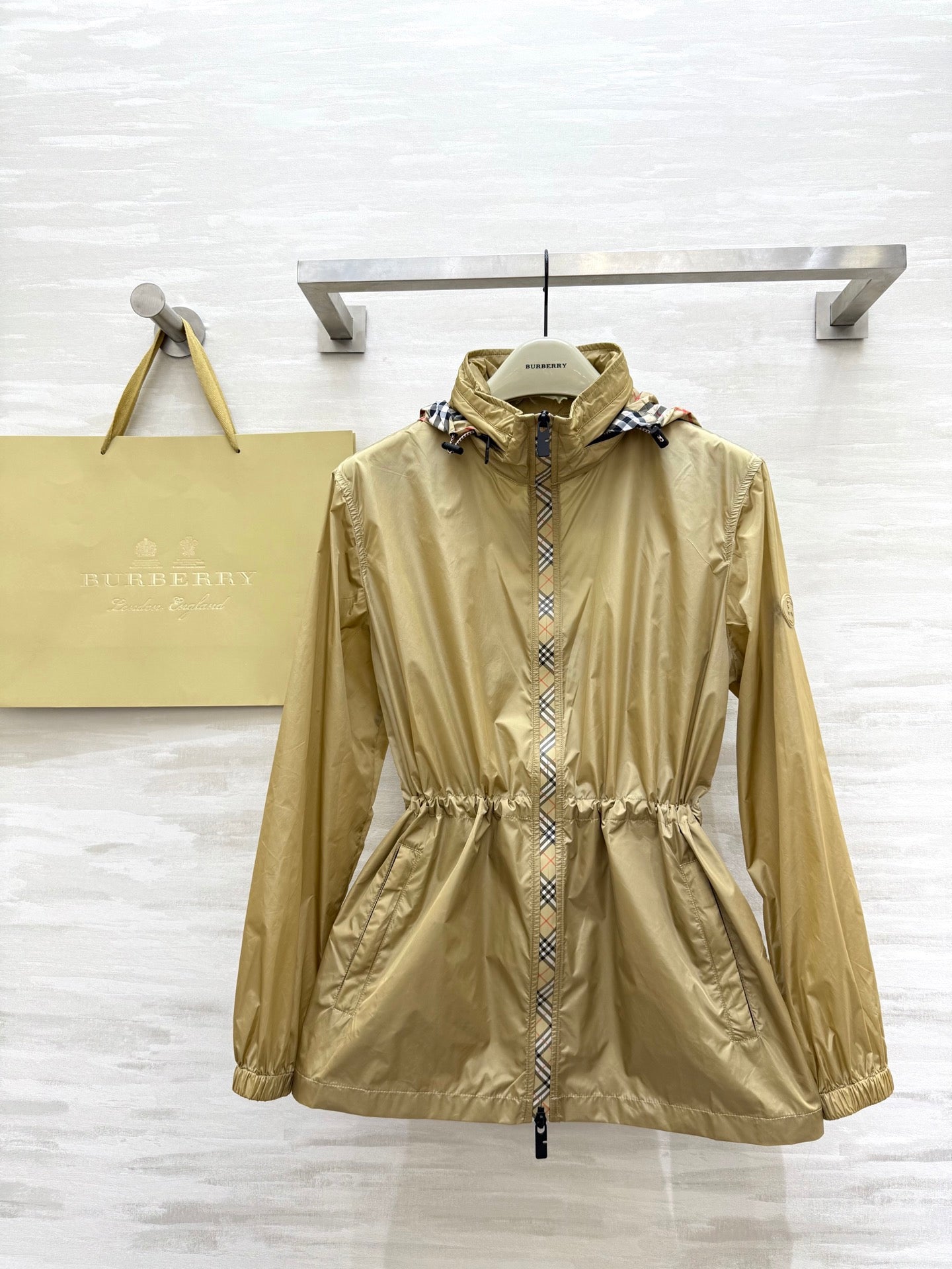 BURBERRY 26S LIGHTWEIGHT JACKET 410
