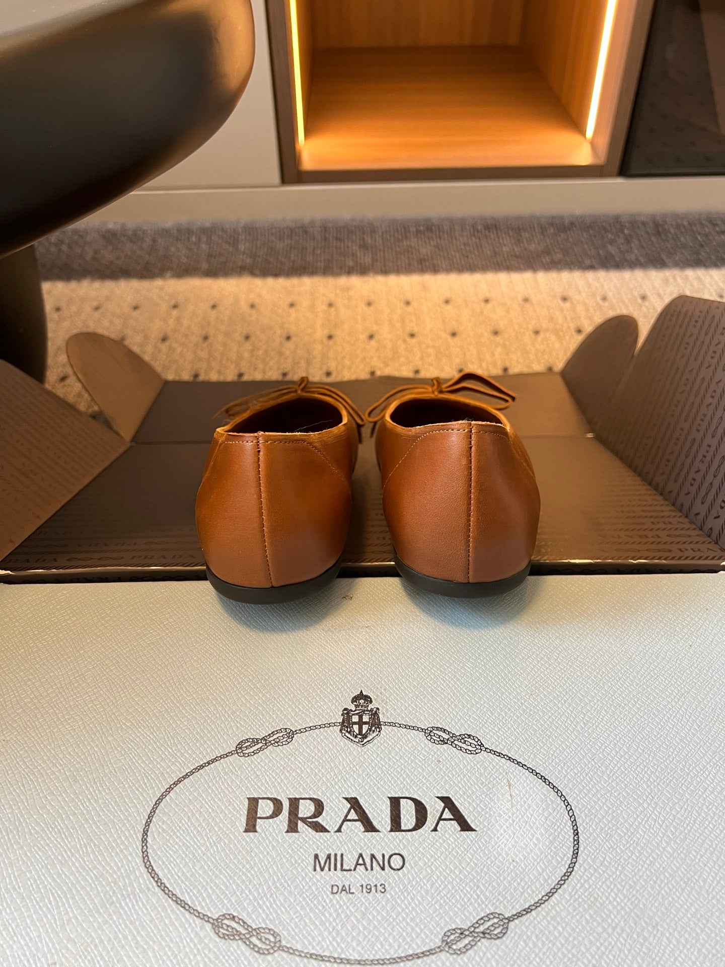 PRADA 26S POINTED TOE BOW FLATS IN CARAMEL BROWN CALFSKIN