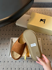 THE ROW 26S THONG SANDALS IN CARAMEL BROWN SUEDE
