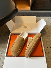 HM 26S DESTIN MULES IN CAMEL BROWN SUEDE
