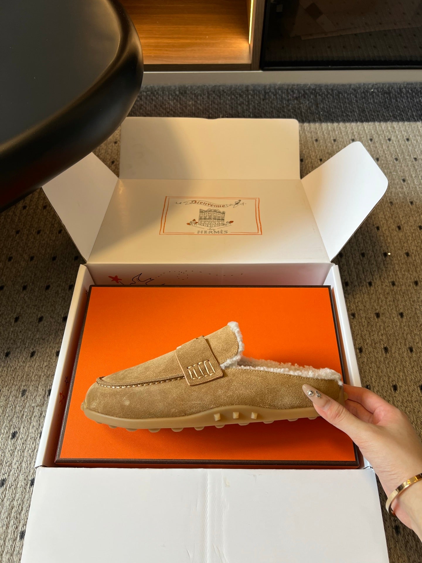 HM 26S DESTIN MULES IN CAMEL BROWN SUEDE