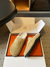 HM 26S DESTIN MULES IN BEIGE SUEDE
