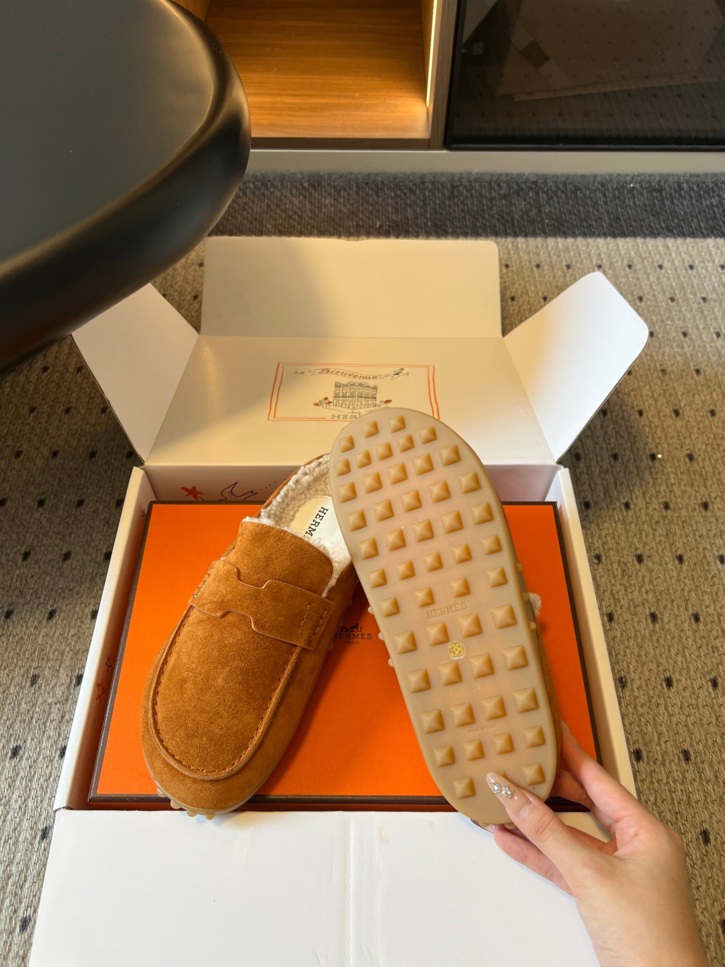 HM 26S DESTIN MULES IN COGNAC BROWN SUEDE
