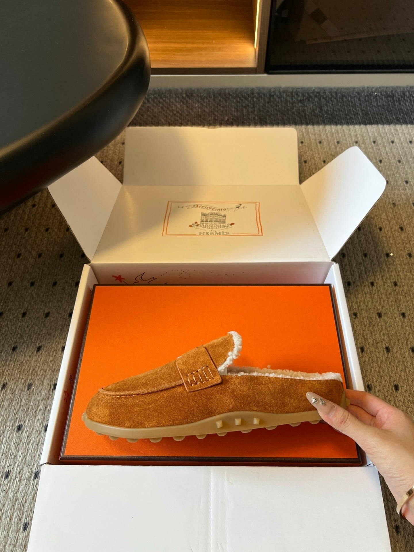 HM 26S DESTIN MULES IN COGNAC BROWN SUEDE