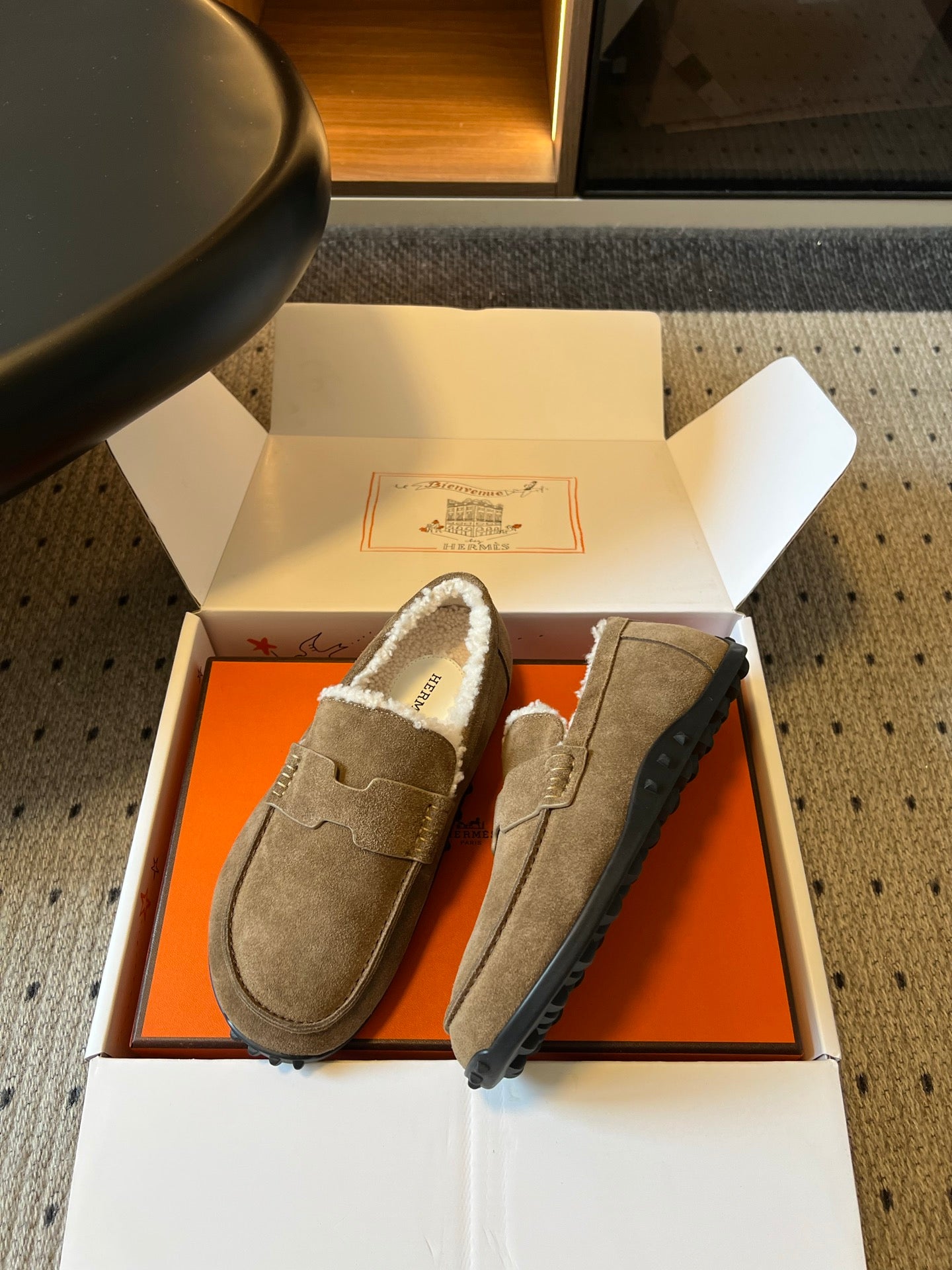 HM 26S DESTIN LOAFERS IN GREYISH BEIGE SUEDE