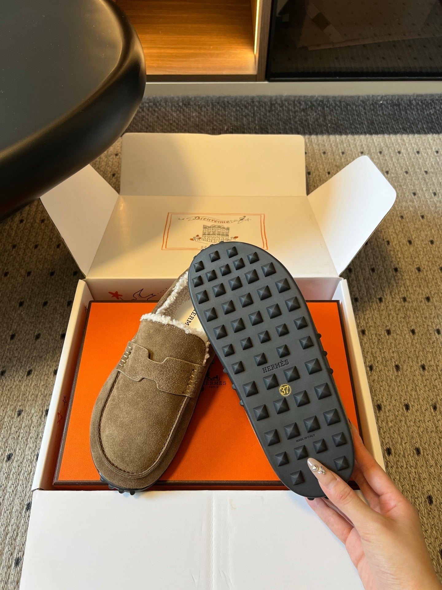 HM 26S DESTIN LOAFERS IN GREYISH BEIGE SUEDE