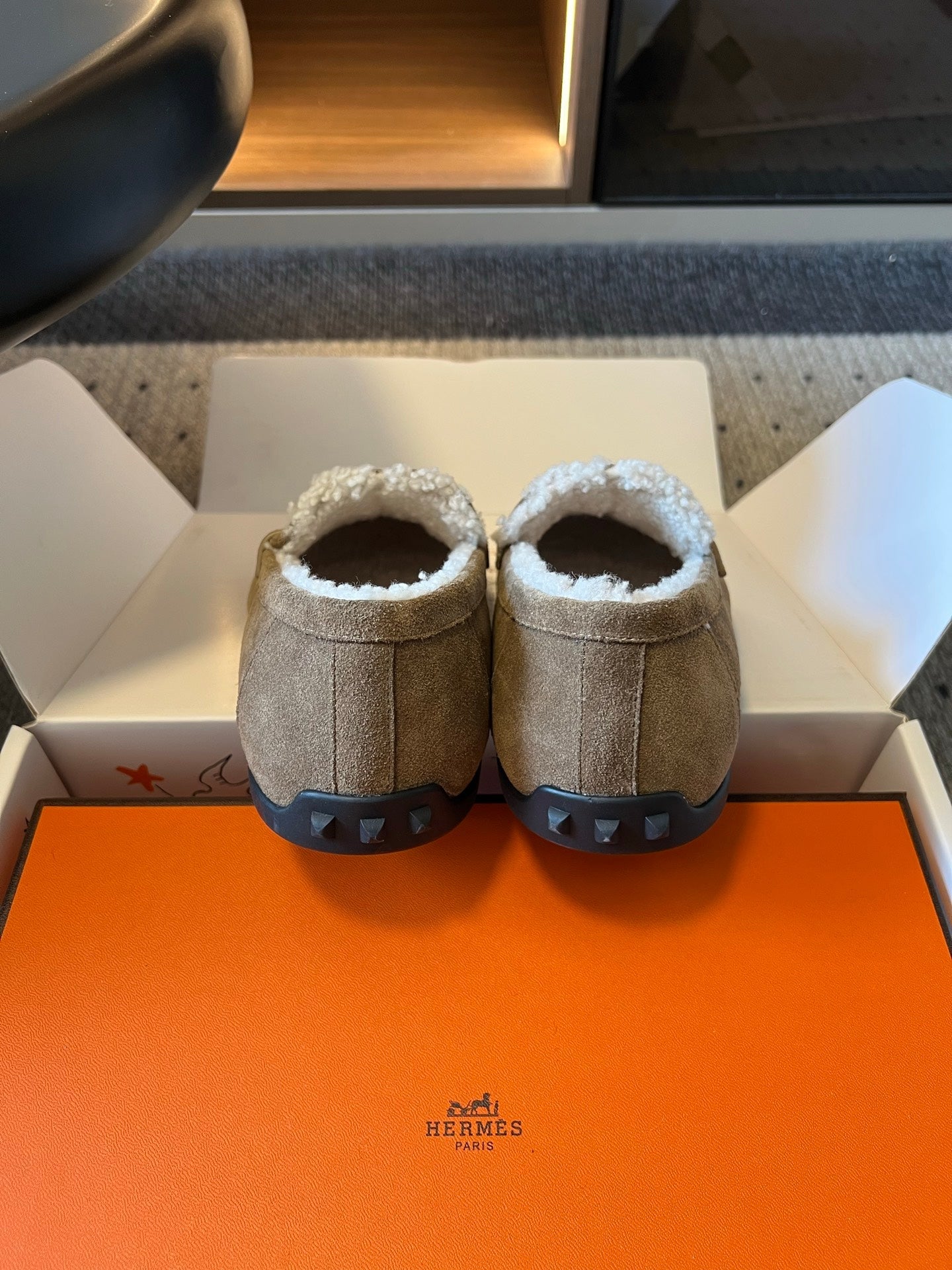 HM 26S DESTIN LOAFERS IN GREYISH BEIGE SUEDE