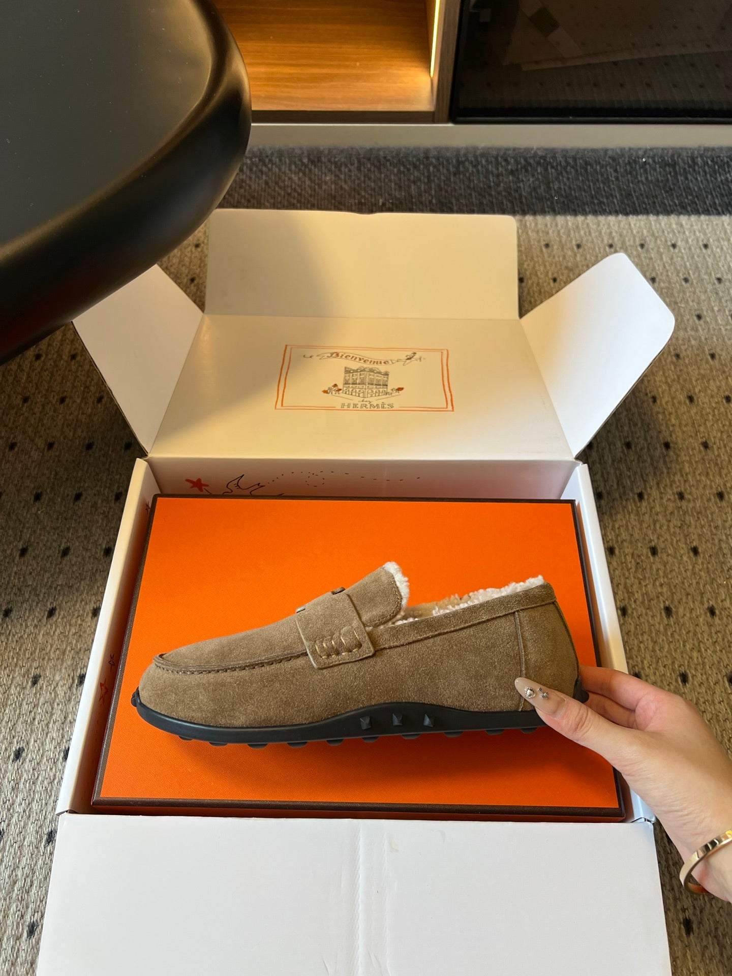 HM 26S DESTIN LOAFERS IN GREYISH BEIGE SUEDE