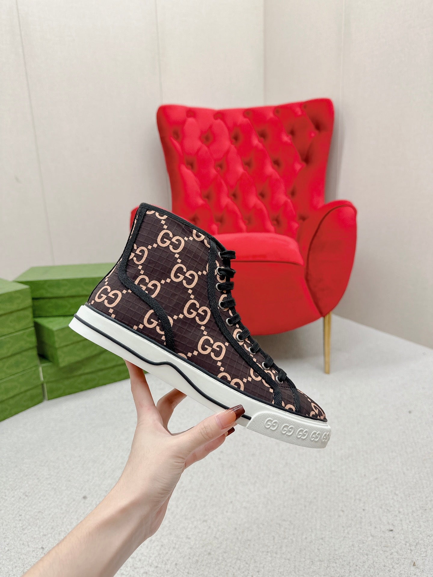 GUCCI 26S HIGH TOP SNEAKERS IN BROWN GG MONOGRAM CANVAS