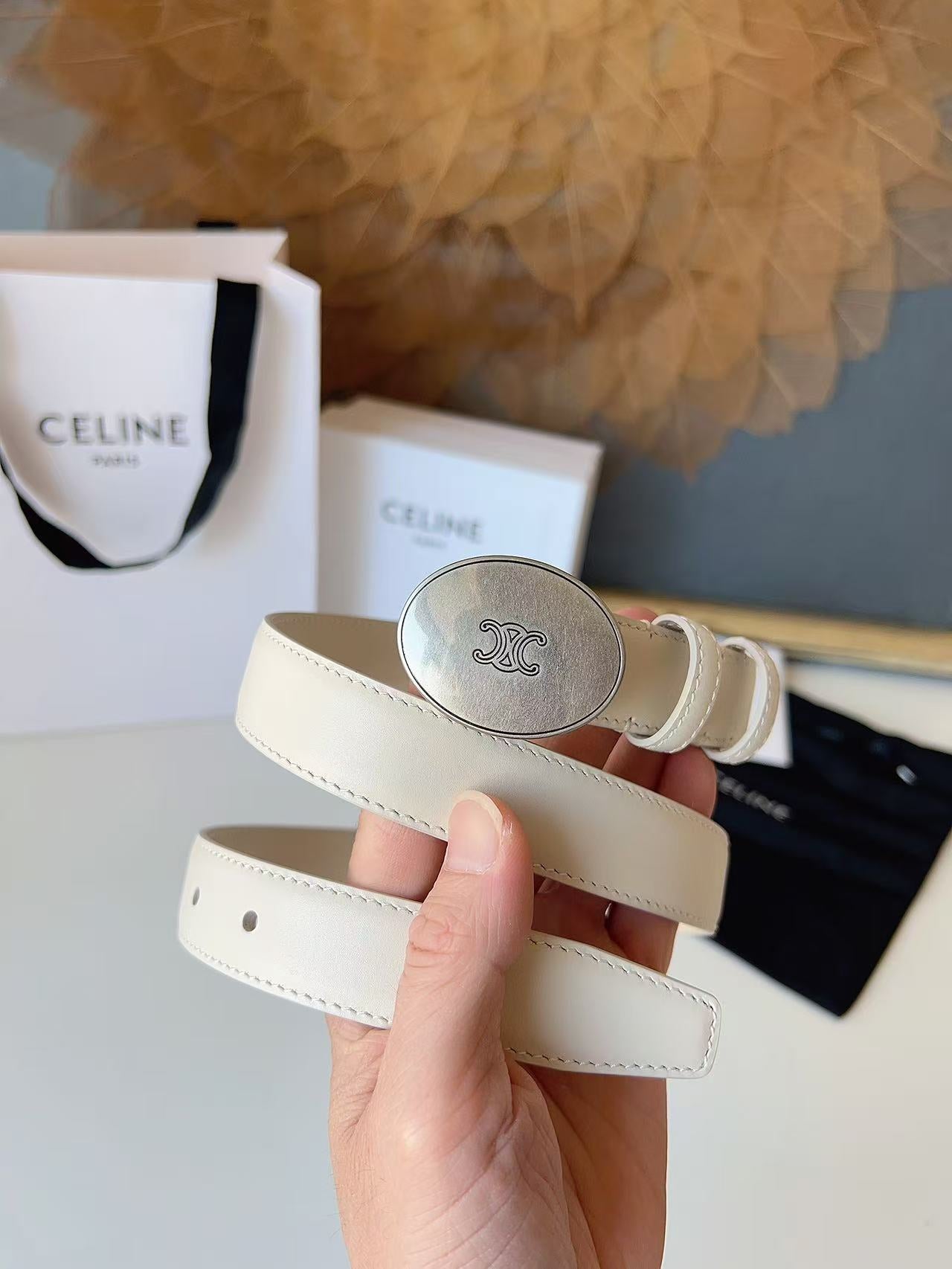 CELINE 26S BELT 25 MM IN WHITE CALFSKIN 672302