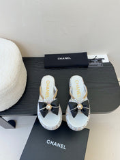 PLATFORM FLIP-FLOPS IN WHITE TWEED FABRIC