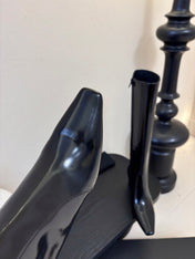 YSL 26S KNEE-HIGH HEELED BOOTS IN BLACK SHINY CALFSKIN