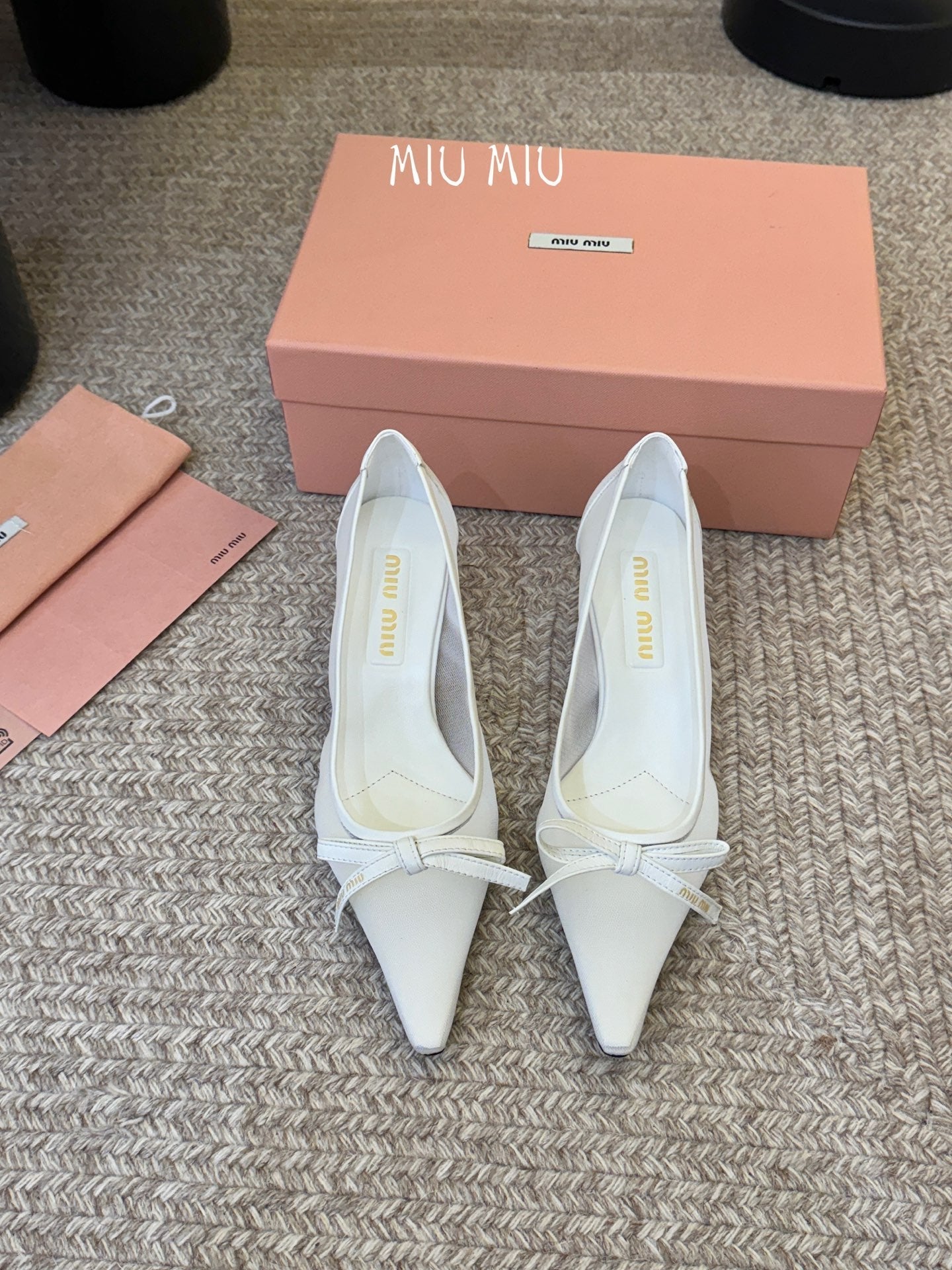 MIUMIU 26S HIGH-HEEL IN WHITE MESH AND LAMBSKIN WITH BOW