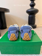 BOTTEGA VENETA 26S SNEAKERS IN NAVY BLUE SUEDE