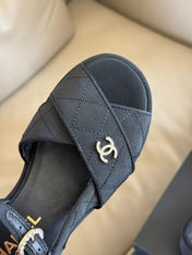 CC CLASSIC WEDGE SANDALS IN BLACK FABRIC