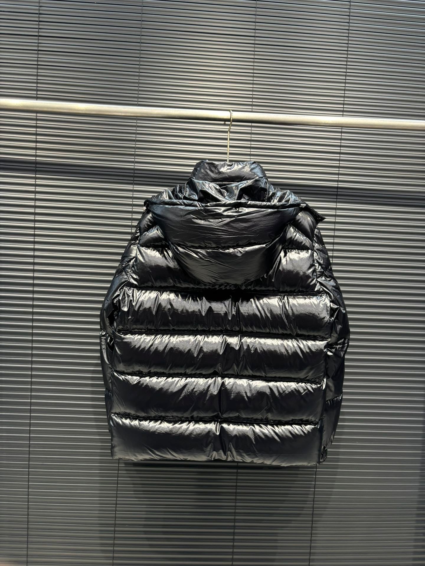 MONCLER 25S DOWN JACKET 377