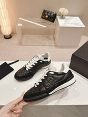SNEAKERS IN GLOSSY BLACK LAMBSKIN