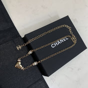CHANEL 26S DOUBLE C LOGO PEARL & HEART CHARM NECKLACE IN GOLD METAL 631004