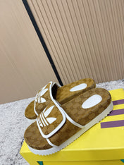 GUCCI 26S PLATFORM SLIDE SANDALS IN BROWN GG CANVAS