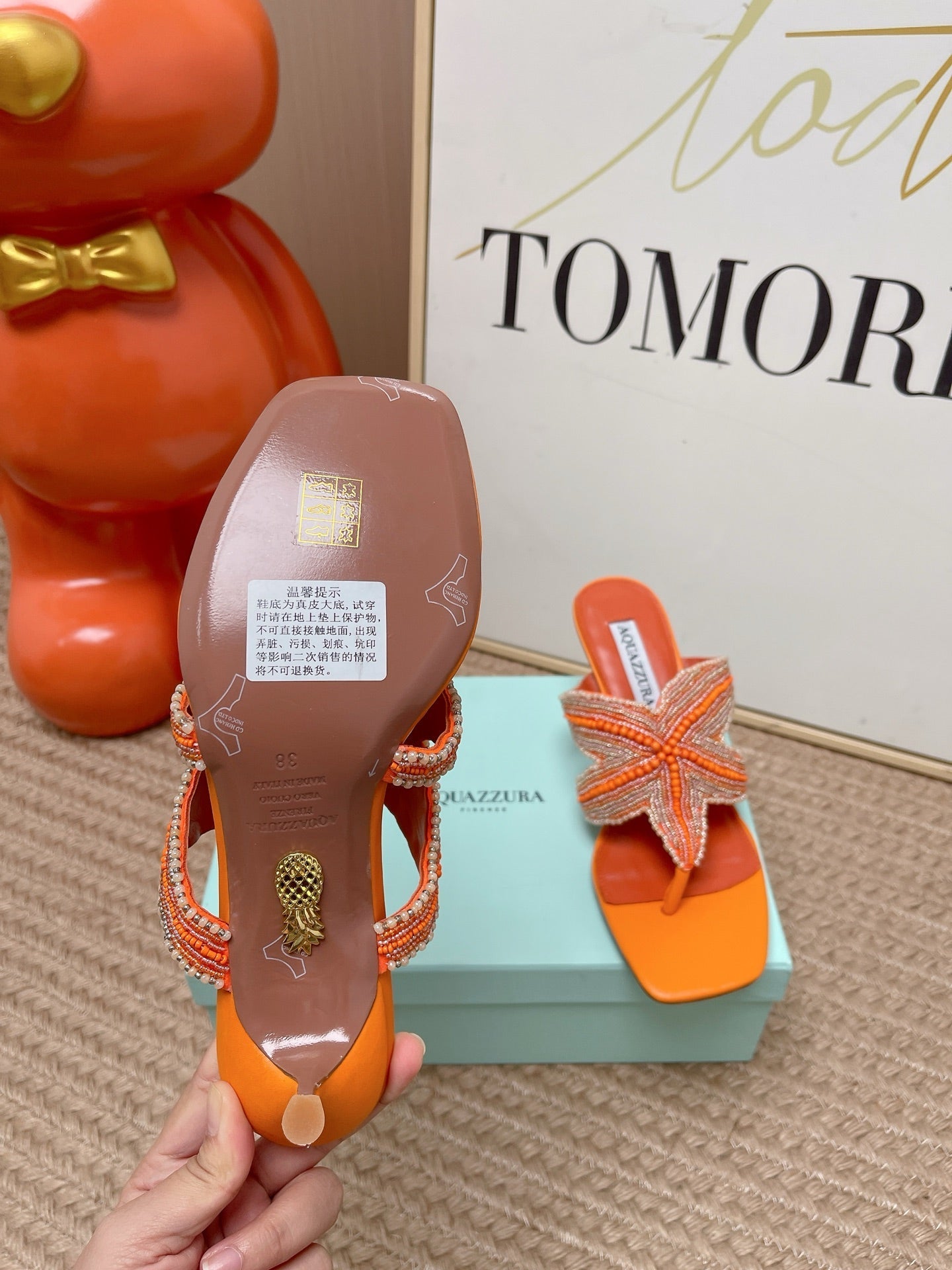 AQUAZZURA 26S STARFISH THONG HEELS IN ORANGE LAMBSKIN