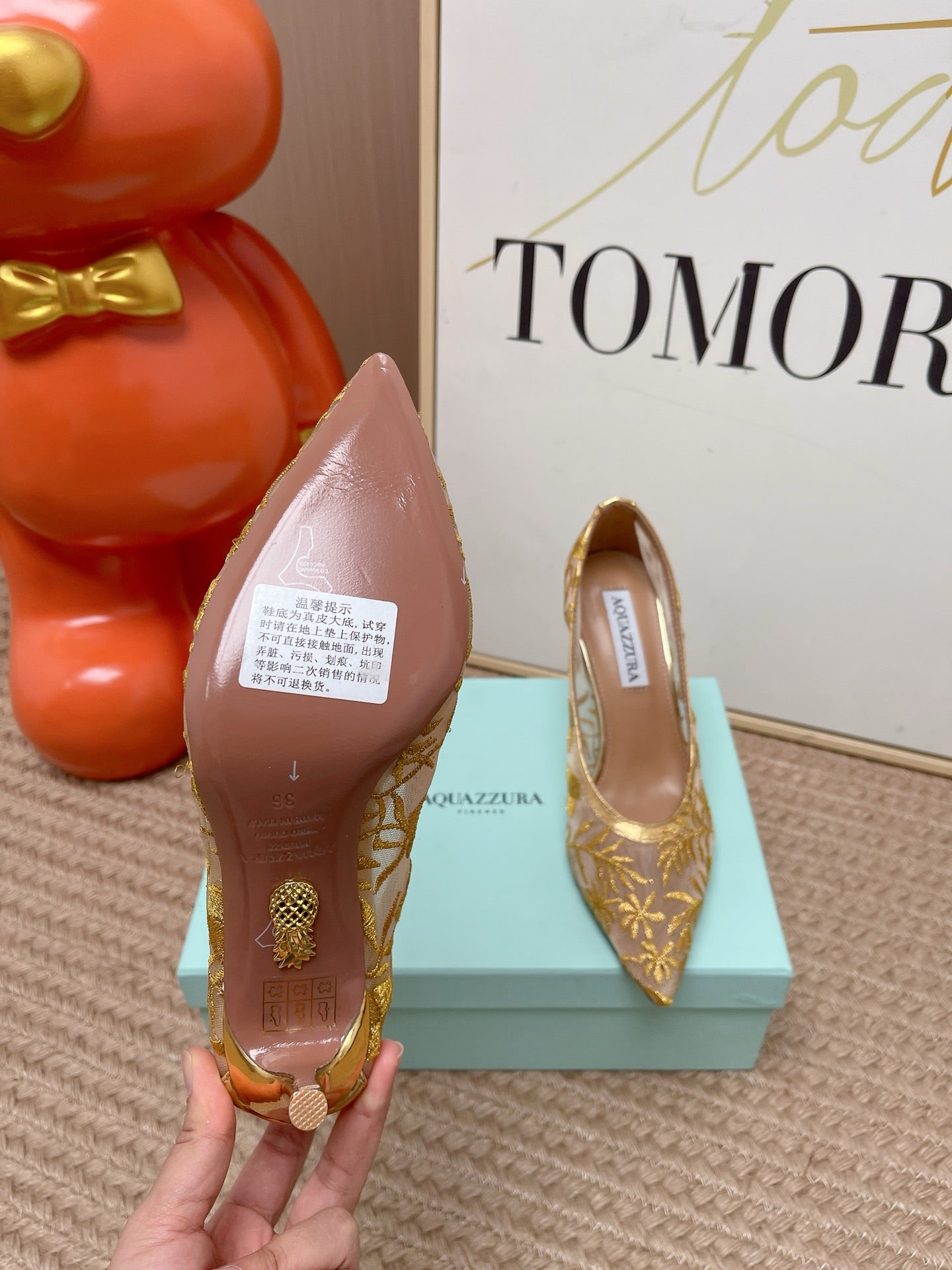 AQUAZZURA 26S HIGH HEELS IN GOLD AND BEIGE FLORAL EMBROIDERED MESH