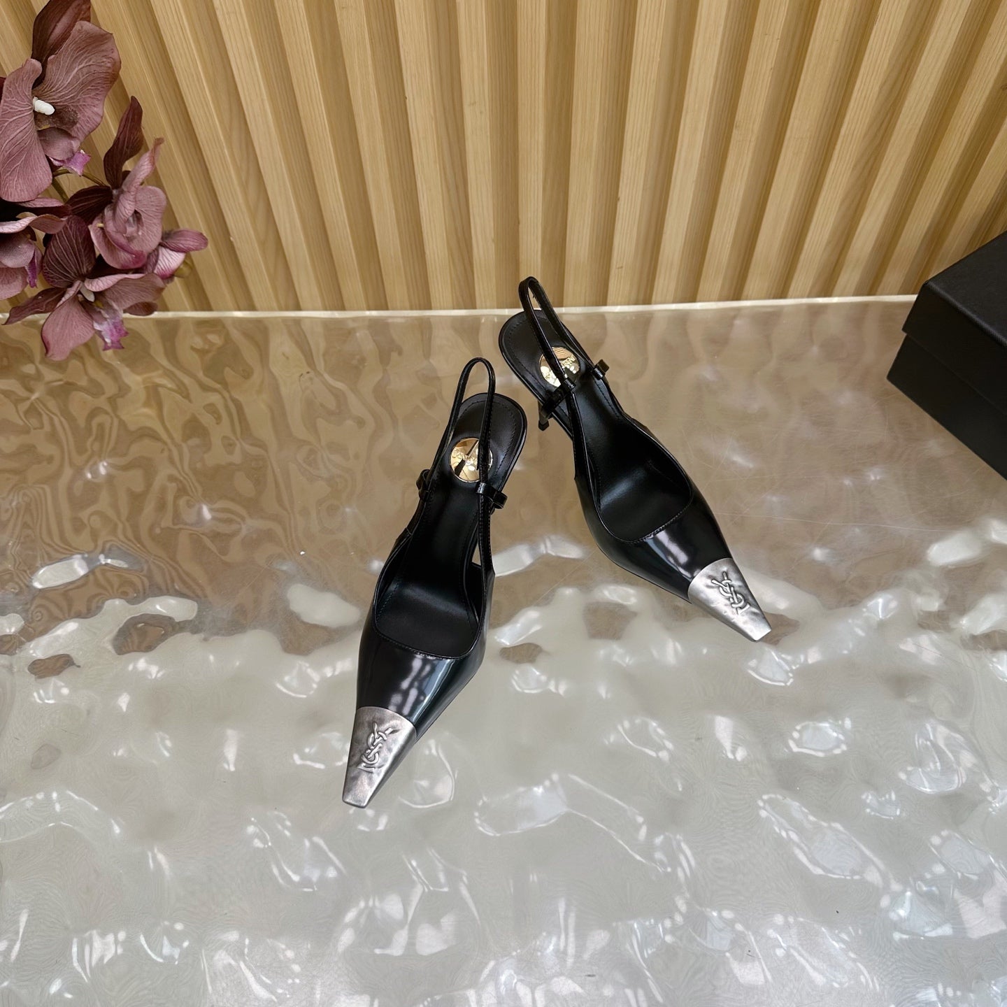 YSL 25S HIGH-HEEL SLINGBACKS 85 MM IN BLACK SHINY LAMBSKIN AND SILVER HARDWARE