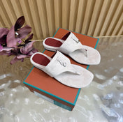 LP 26S THONG SANDALS IN CREAM WHITE SUEDE SILVER HARDWARE